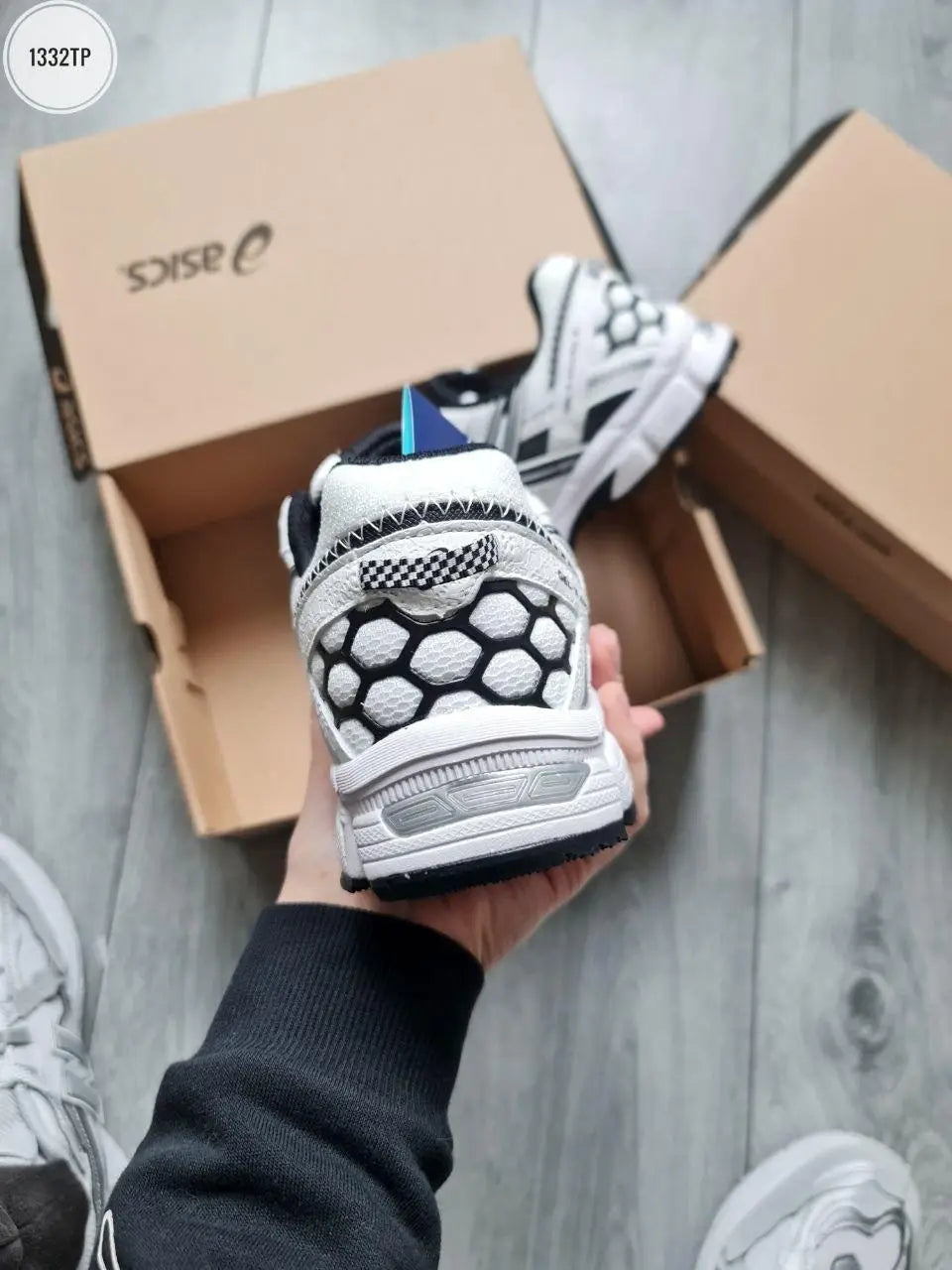 ASICS Gel-kahana 8 White/Black 1011B133-100