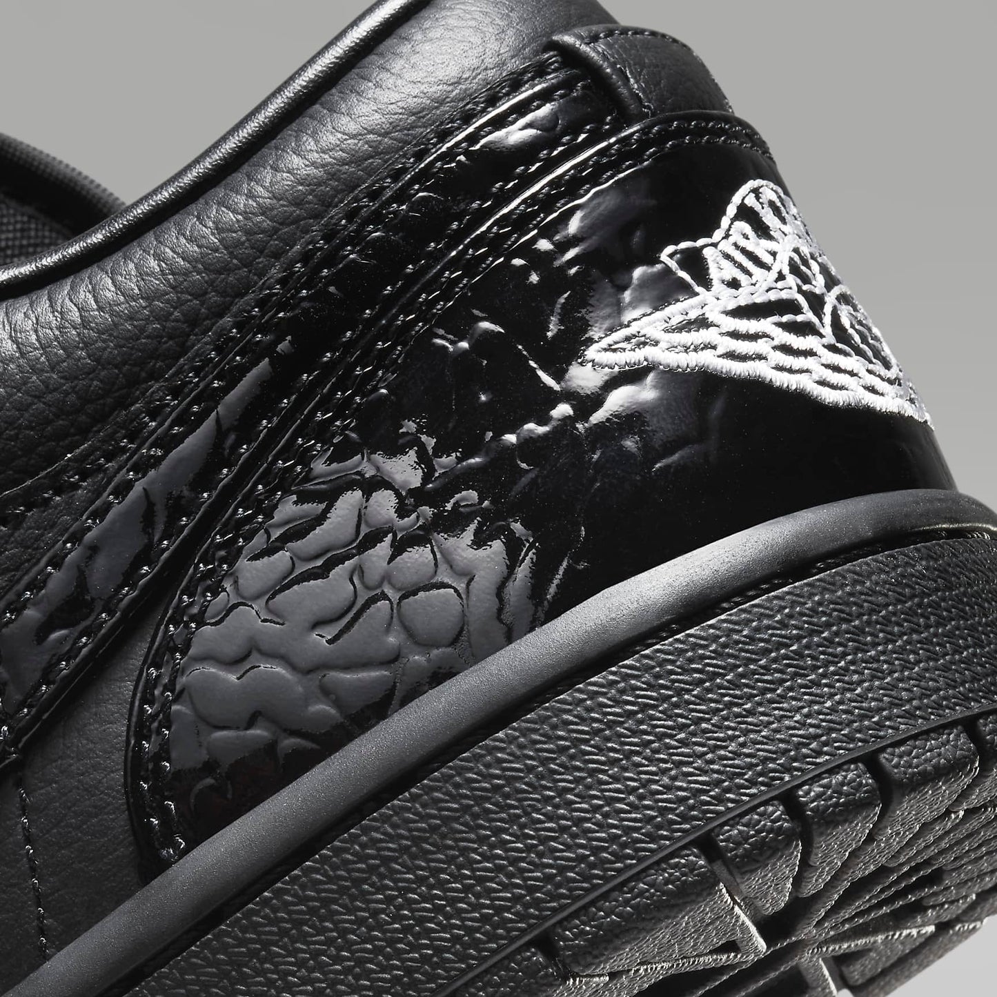 Air Jordan 1 Low Metallic Black