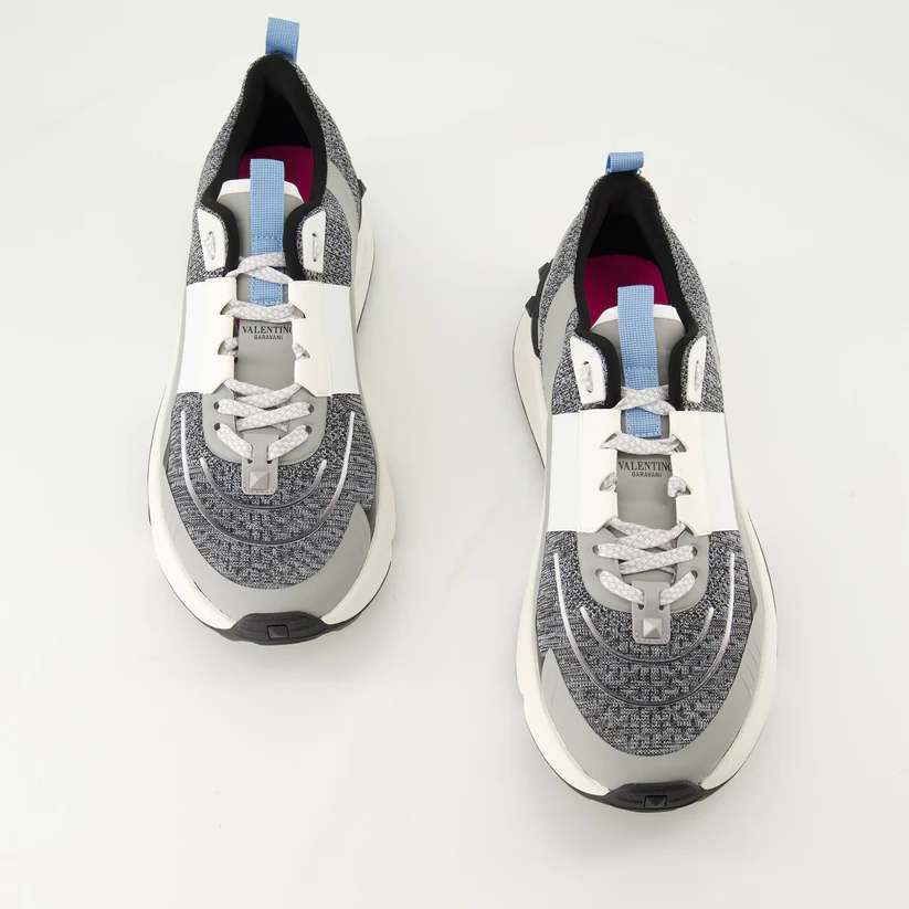 Valentino Garavani Baskets en Tissu Technique Gris
