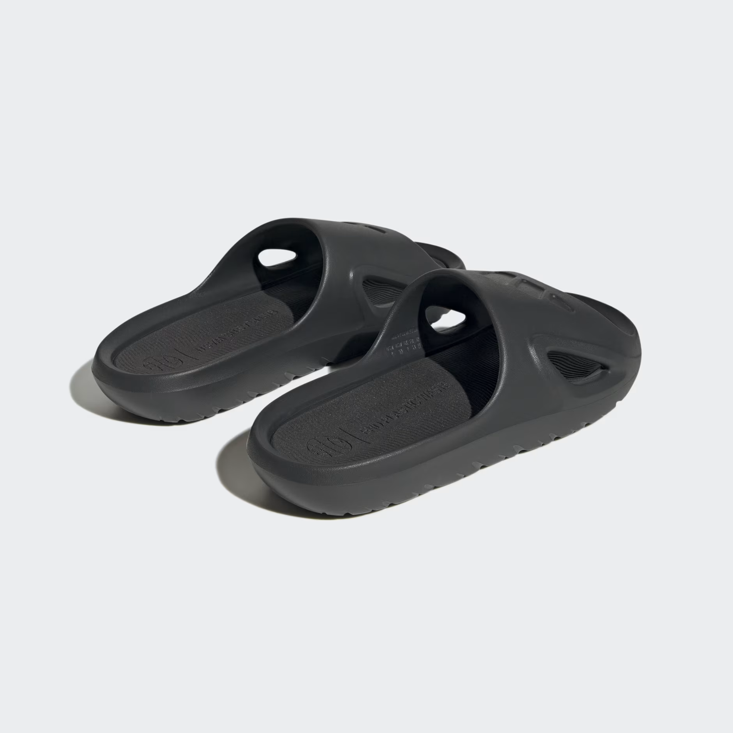 claquette Adidas dark black sandals