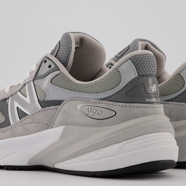 New Balance 990 v6 Core