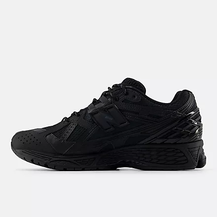 New Balance 1906 all black
