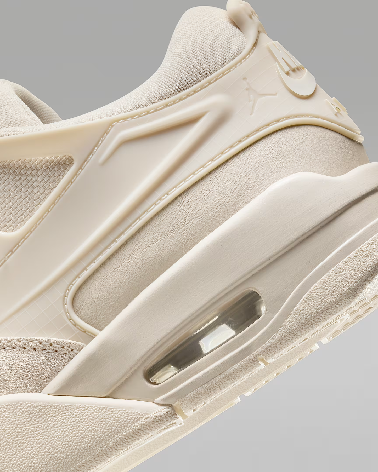 Nike Air Jordan 4 Remastered beige