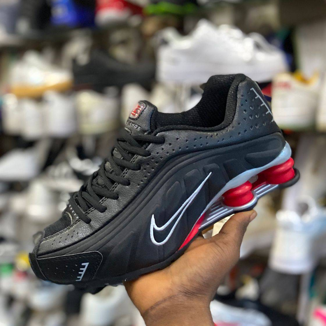Nike Shox R4 black / red