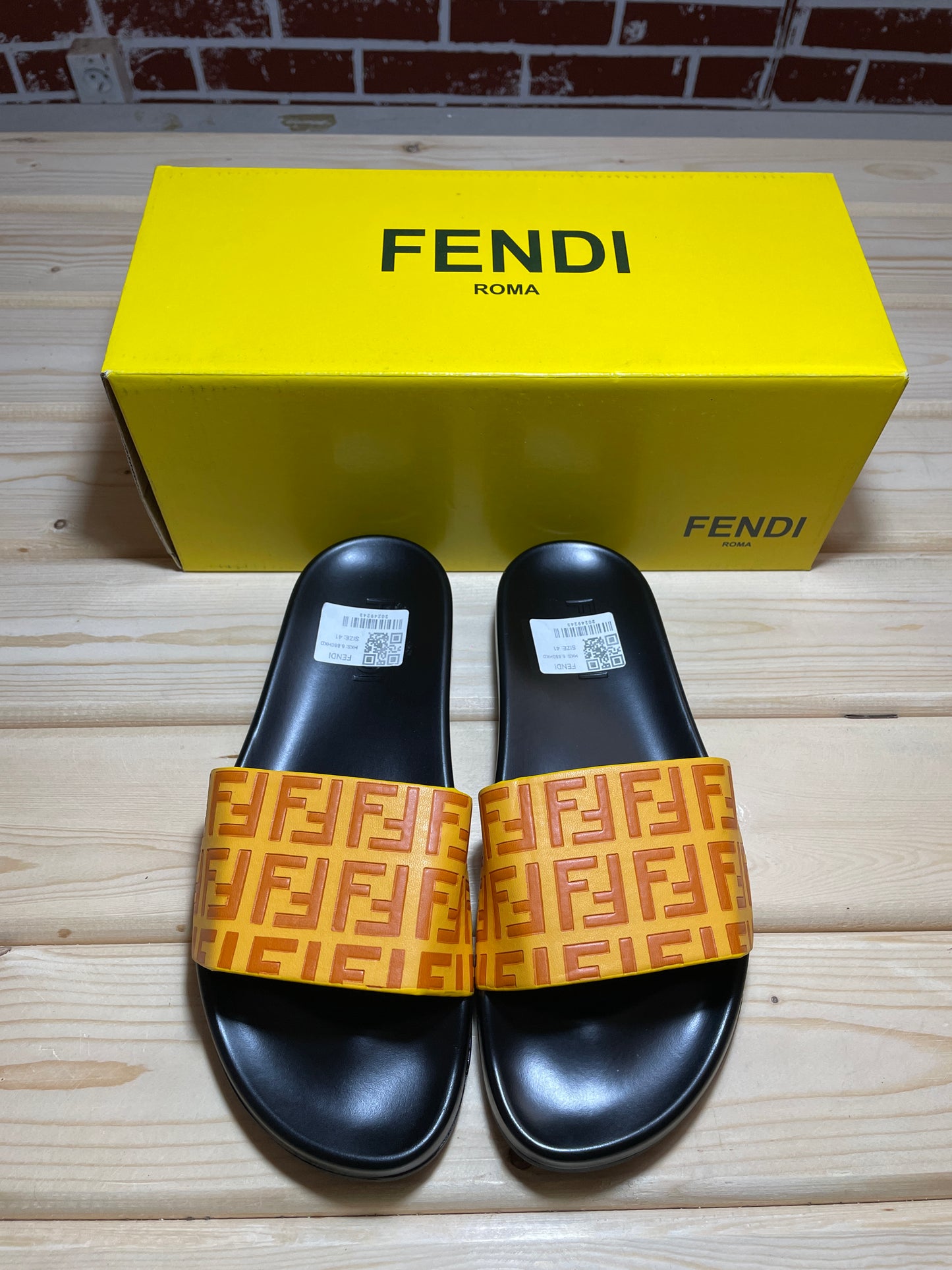Claquette FENDI yellow - orange logo