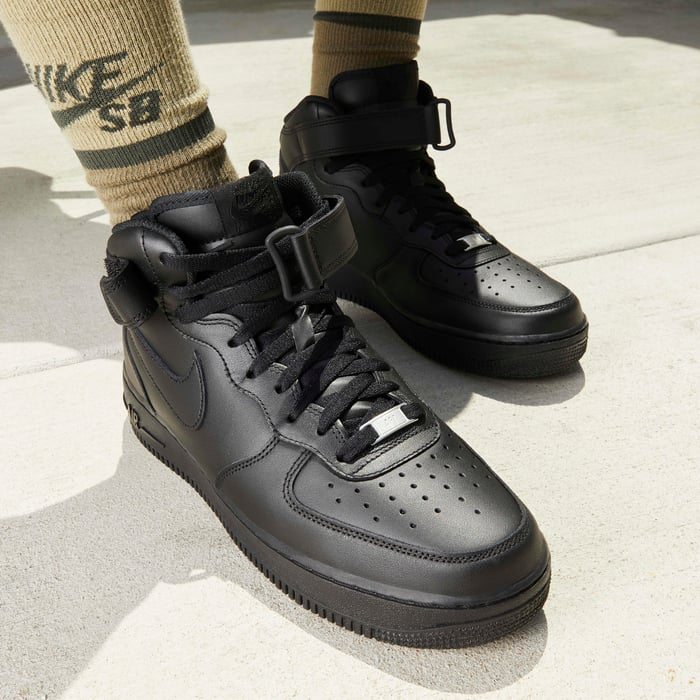 Nike Air Force 1 Mid all black