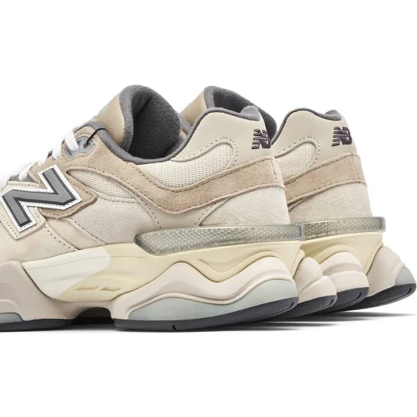 New Balance 9060 cream beige