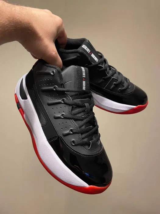 Jordan Max Aura 7 GS black-red
