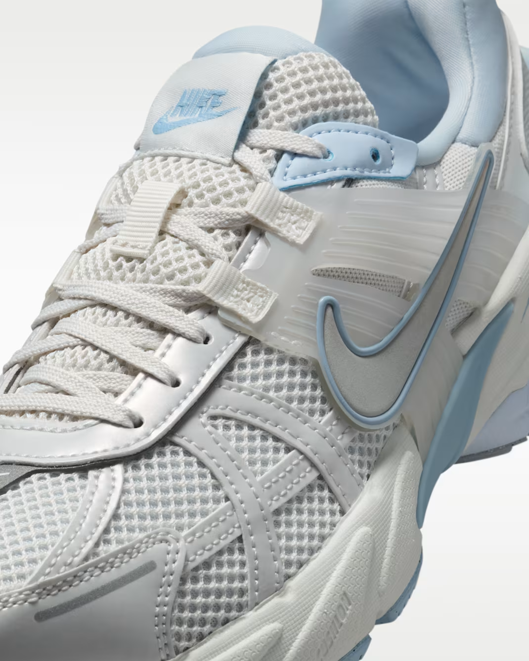 Nike V2K Run Platinum Tint/Summit White/Light Smoke Grey/Platinum Tint