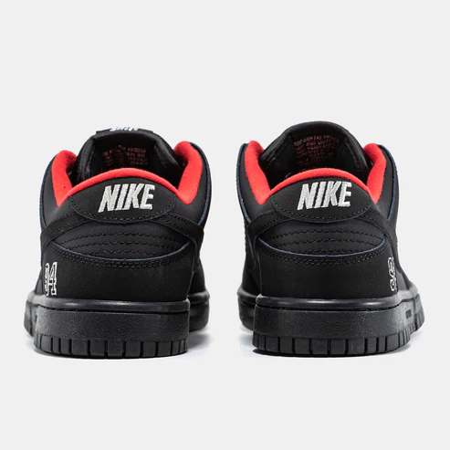 Nike SB Dunk x Supreme black-red