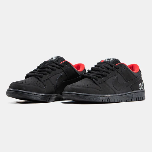 Nike SB Dunk x Supreme black-red