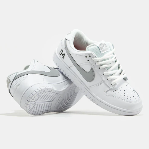 Nike SB Dunk x Supreme white-grey