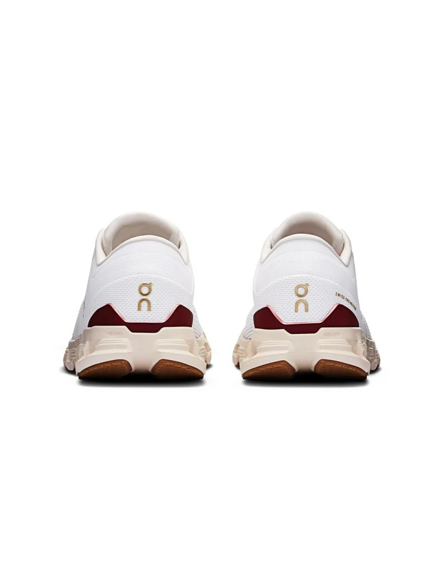 On  Cloudtilt White/red