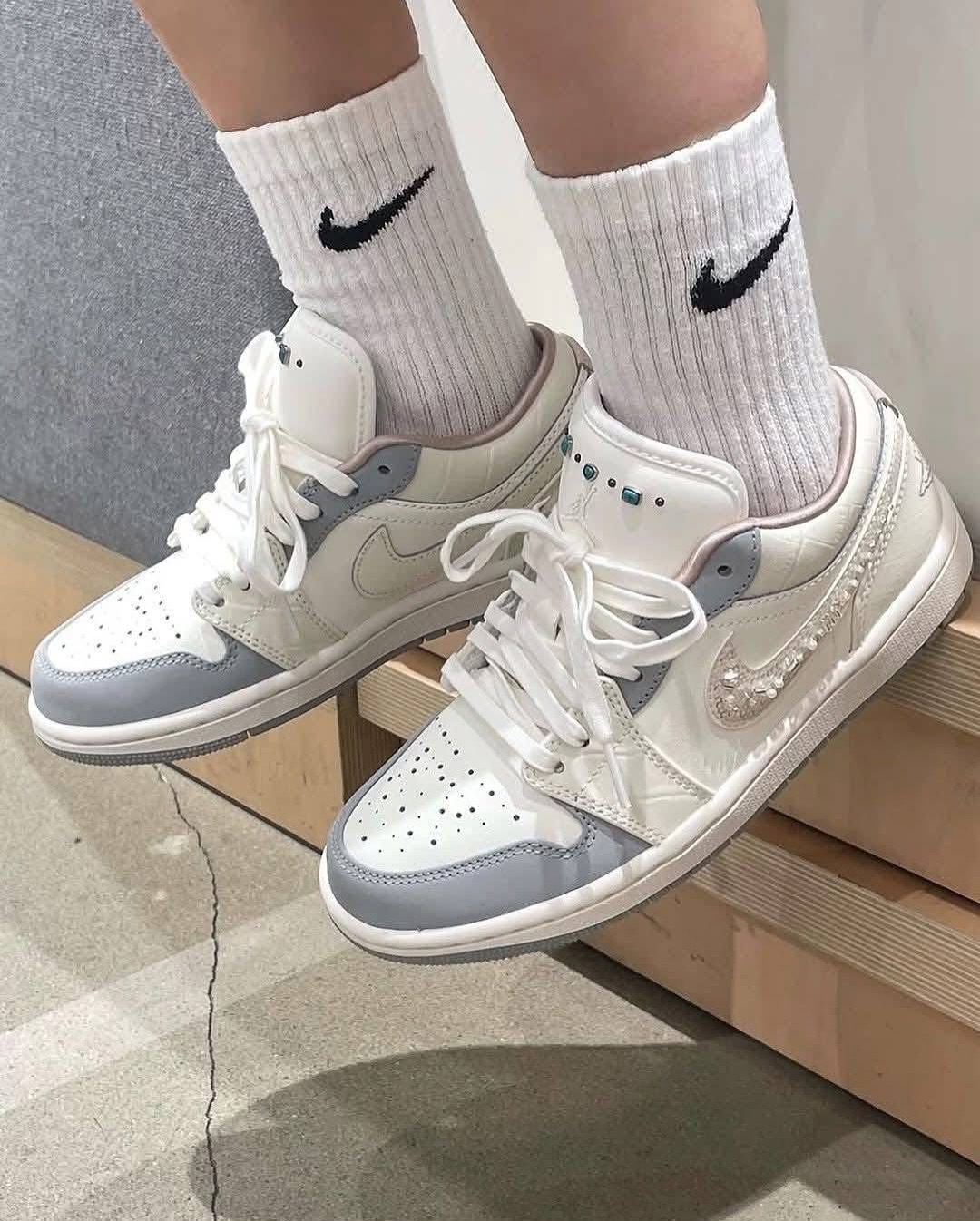 Jordan 1 Low Sail Soft Pearl