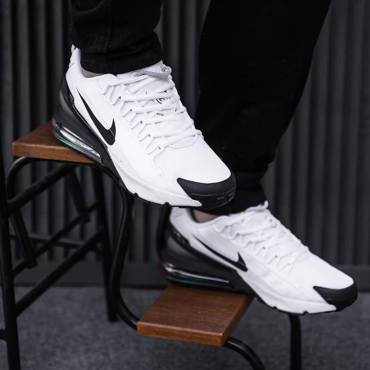 NIKE Air Max 270 white